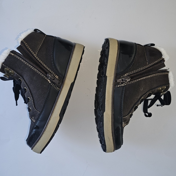 Eddie Bauer Boys Hiker Faux-Shearling Boots - Picture 4 of 9